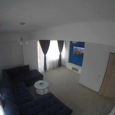 Cristian Apartment นาโวดาริ ภายนอก รูปภาพ