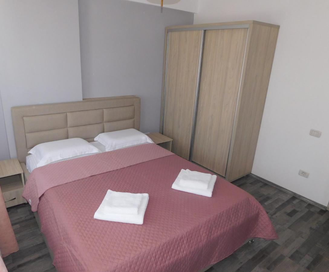 Cristian Apartment นาโวดาริ ภายนอก รูปภาพ