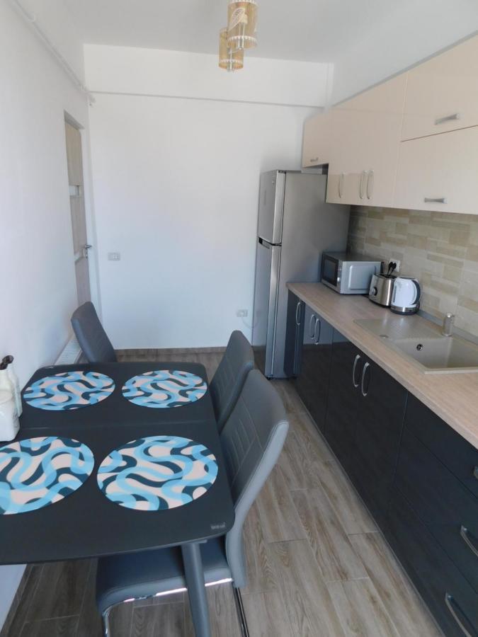 Cristian Apartment นาโวดาริ ภายนอก รูปภาพ