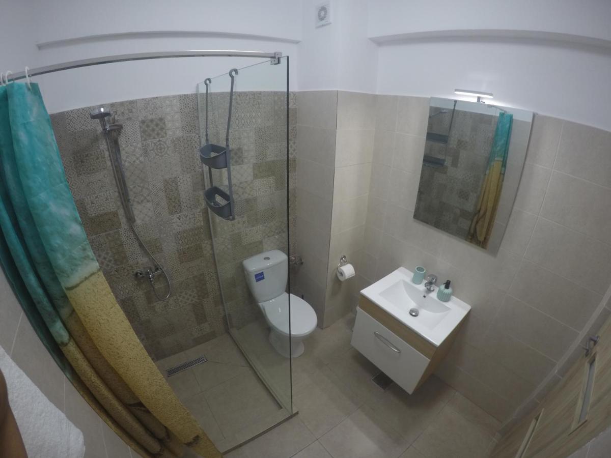 Cristian Apartment นาโวดาริ ภายนอก รูปภาพ