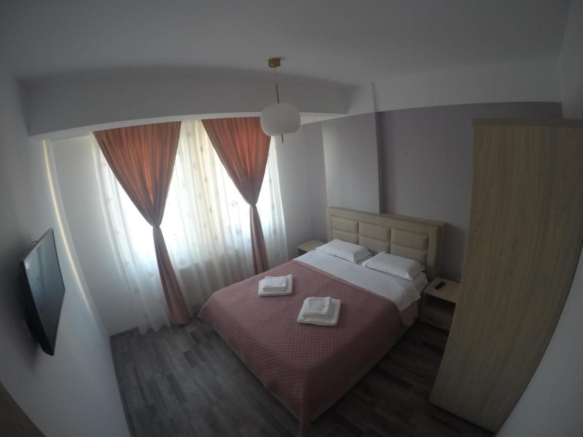 Cristian Apartment นาโวดาริ ภายนอก รูปภาพ